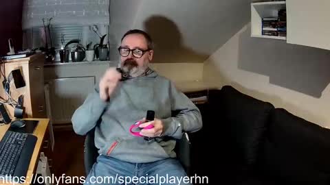 Snapshot of kokshn chatting on 02.20.26 Gregor online show from 02.20.26