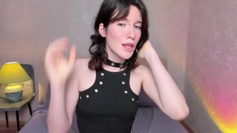 Snapshot of kolette_gray chatting on 11.26.25 Kolette online show from 11.26.25