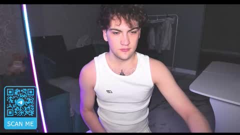 Snapshot of kolyakayne chatting on 02.15.26 Kolya Kayne online show from 02.15.26