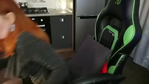 Snapshot of konfetochka77 chatting on 03.09.25 SexyCandyXXX online show from 03.09.25