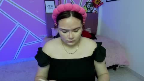 Snapshot of koning_moretti chatting on 06.01.26 camila online show from 06.01.26