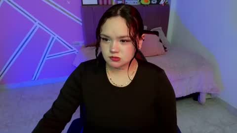 Snapshot of koning_moretti chatting on 06.19.26 camila online show from 06.19.26