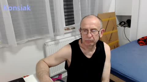 Komsiak online show from 05.20.26