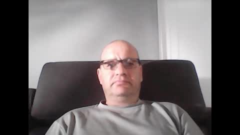 Snapshot of konsty17 chatting on 10.29.25 konsty17 online show from 10.29.25