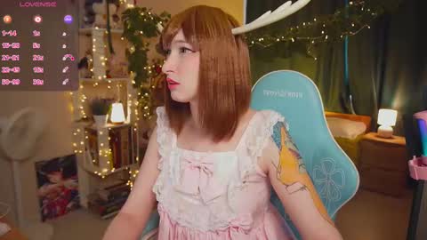 Snapshot of koshkasenpai chatting on 03.11.25 koshkasenpai online show from 03.11.25