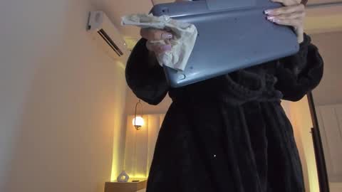 K O S M I C online show from 02.28.25