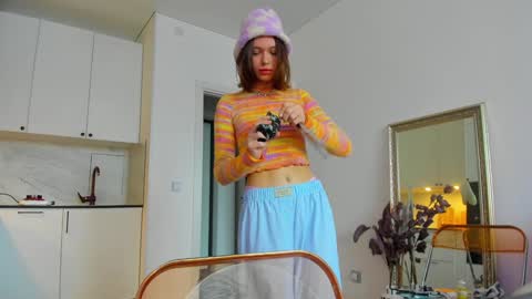 Snapshot of kossie_ chatting on 02.06.25 kossie_ online show from 02.06.25