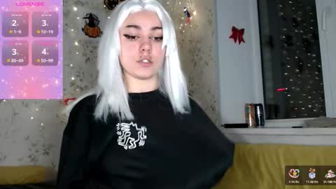 Snapshot of kotik_meov chatting on 11.28.25 kotik_meov online show from 11.28.25