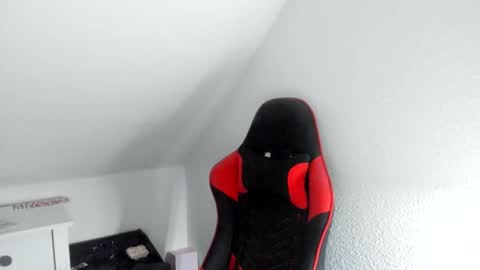 Snapshot of kozik1992 chatting on 12.16.25 Bartek online show from 12.16.25