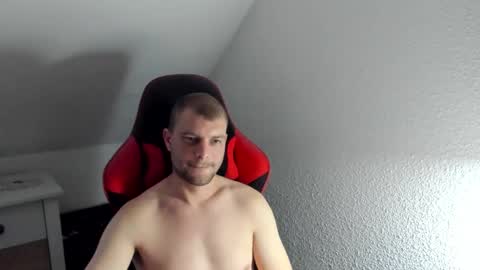 Snapshot of kozik1992 chatting on 12.18.25 Bartek online show from 12.18.25