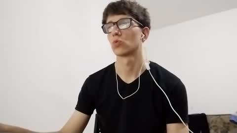 Snapshot of kpo10 chatting on 01.05.25 Facu online show from 01.05.25