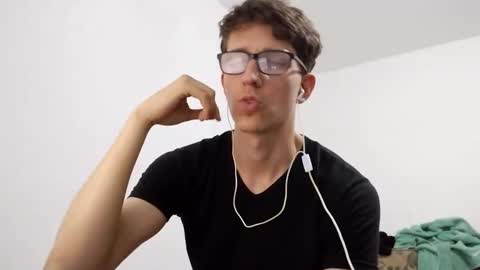 Snapshot of kpo10 chatting on 02.26.25 Facu online show from 02.26.25