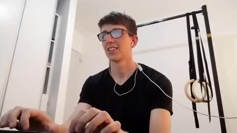 Snapshot of kpo10 chatting on 11.26.25 Facu online show from 11.26.25