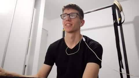 Snapshot of kpo10 chatting on 12.16.25 Facu online show from 12.16.25