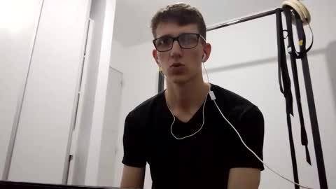 Snapshot of kpo10 chatting on 12.18.25 Facu online show from 12.18.25