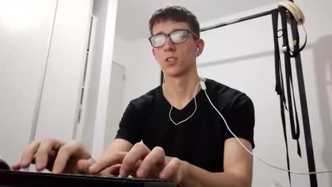 Snapshot of kpo10 chatting on 12.23.25 Facu online show from 12.23.25