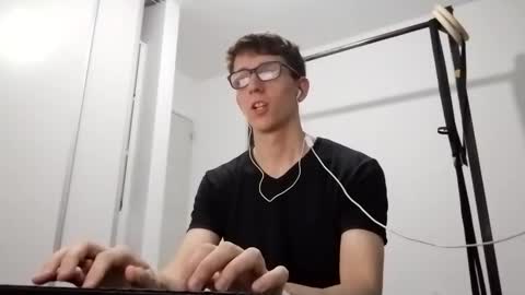 Snapshot of kpo10 chatting on 02.10.26 Facu online show from 02.10.26