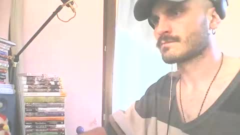 Snapshot of kratoskratoskratos chatting on 03.20.26 Kratos online show from 03.20.26