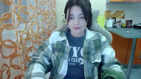 Snapshot of kris_again chatting on 12.16.25 Kris online show from 12.16.25