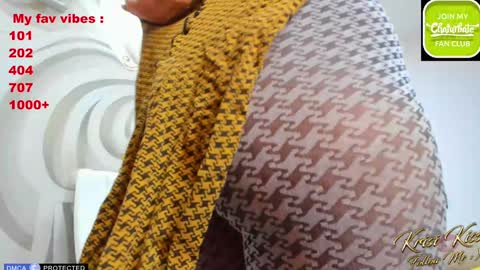 Snapshot of krisi_kiss chatting on 01.27.25 KrisiFollow me  Thumb UP  online show from 01.27.25