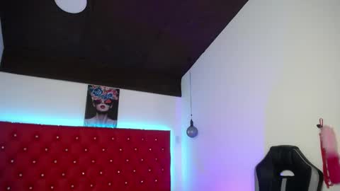 kriss_sweetboobs online show from 05.12.26