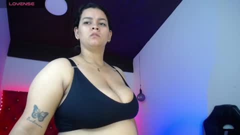 kriss_sweetboobs online show from 06.09.26