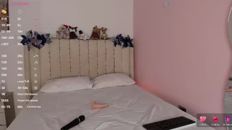 Snapshot of krissell_ chatting on 12.16.25 SammyKrissell online show from 12.16.25