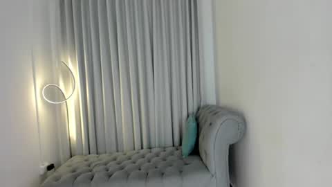 Krisstine  online show from 08.04.26