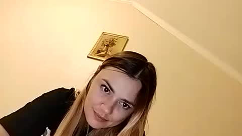 Snapshot of krisssexi chatting on 09.23.25 KrissSexi online show from 09.23.25