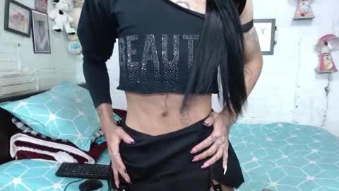 krisstal703358 online show from 11.23.25