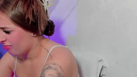 Snapshot of kristal_blond chatting on 12.15.25 online show from 12.15.25