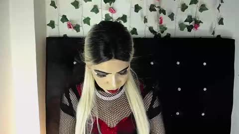 kristal_queen01 online show from 03.25.26