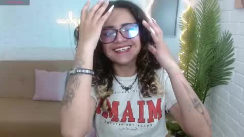 kristen_tay online show from 01.10.25