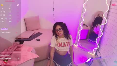 kristen_tay online show from 02.04.25