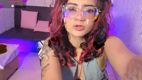 kristen_tay online show from 04.11.26