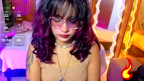 kristen_tay online show from 07.10.26