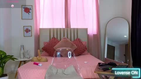 Snapshot of kristennblue_ chatting on 12.11.24 Kris online show from 12.11.24