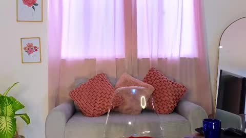 Snapshot of kristennblue_ chatting on 03.05.25 Kris online show from 03.05.25