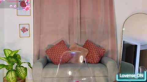 Snapshot of kristennblue_ chatting on 03.09.25 Kris online show from 03.09.25