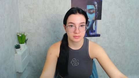 Snapshot of kristenx_x chatting on 09.16.25 Kristen online show from 09.16.25