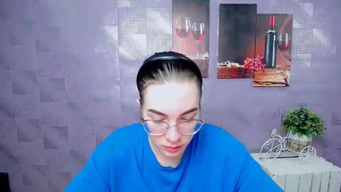 Snapshot of kristenx_x chatting on 11.18.25 Kristen online show from 11.18.25