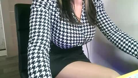 Snapshot of kristina43 chatting on 03.29.26 kristina43 online show from 03.29.26