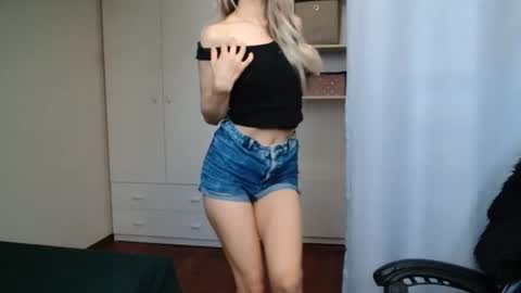 KristineAmore online show from 06.25.26