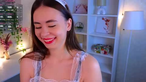 Snapshot of kristinemckerley chatting on 09.28.25 Sofia online show from 09.28.25