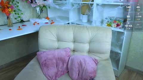 Snapshot of kristinemckerley chatting on 10.24.25 Sofia online show from 10.24.25