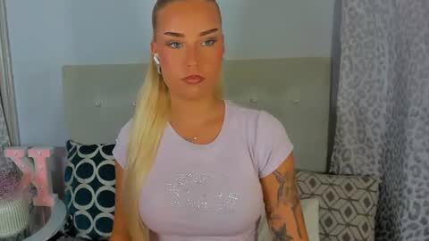 Snapshot of kristyflowers chatting on 06.19.26 KristyFlowers online show from 06.19.26