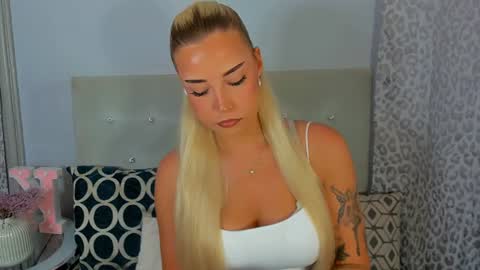 Snapshot of kristyflowers chatting on 06.23.26 KristyFlowers online show from 06.23.26