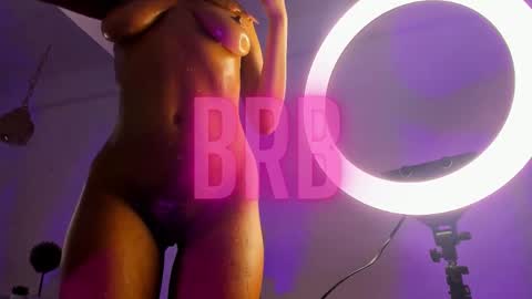 Snapshot of kristyl_paez chatting on 02.12.25 Cristina online show from 02.12.25