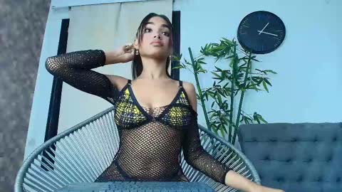 Snapshot of kristyl_paez chatting on 02.19.25 Cristina online show from 02.19.25