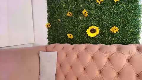 Snapshot of kristyl_paez chatting on 02.20.25 Cristina online show from 02.20.25